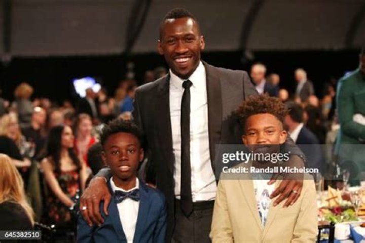 Alex R. Hibbert, Mahershala Ali