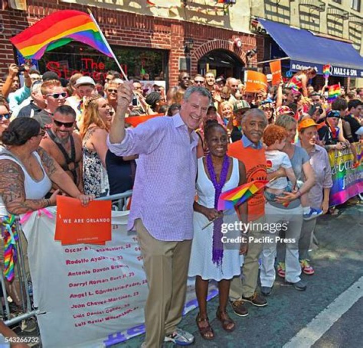 Bill de Blasio & Cynthia Nixon Celebrate Pride
