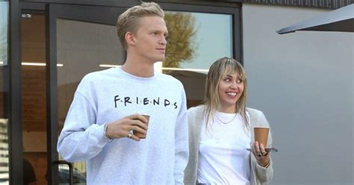 Cody Simpson Grabs A Coffee