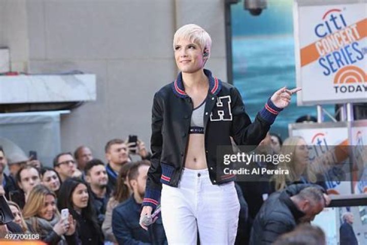 Halsey Performs On NBC's "Today". 09 Jun 2017 Pictured: Halsey. Photo credit: MEGA TheMegaAgency.com +1 888 505 6342 (Mega Agency TagID: MEGA41501_009.jpg) [Photo via Mega Agency]
