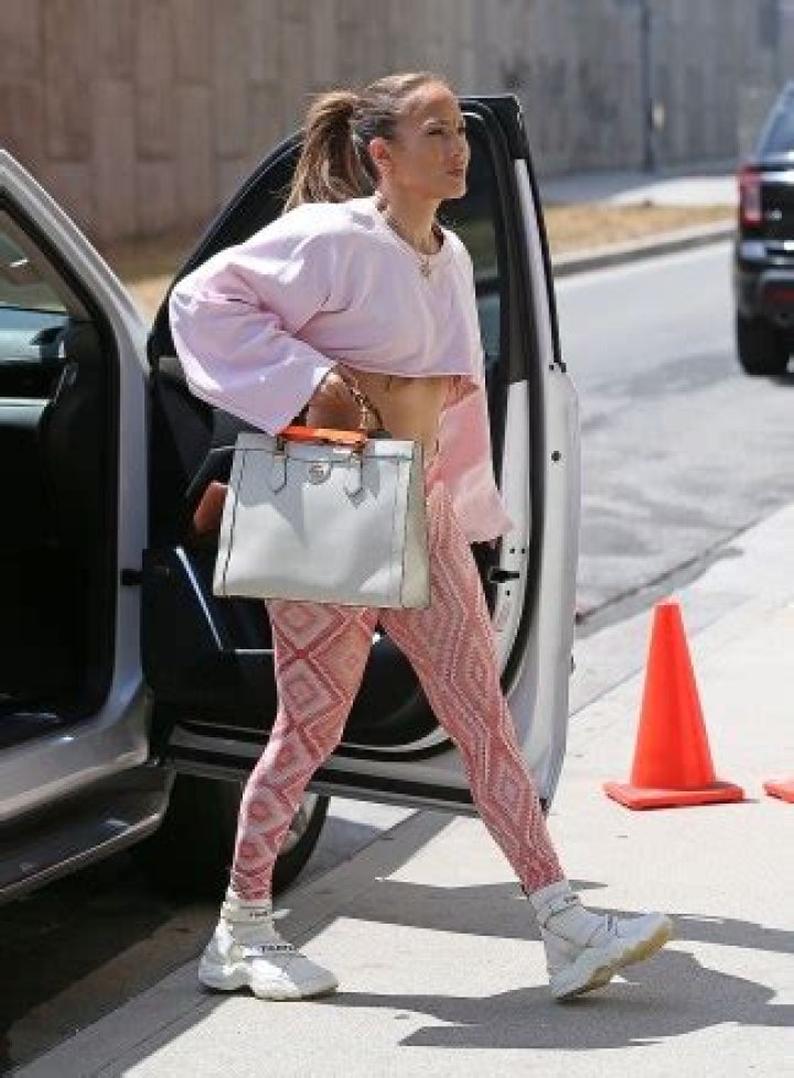 JLO arriving Dance studio in Los Angeles. Pictured: Jennifer Lopez Ref: SPL5316119 030622 NON-EXCLUSIVE Picture by: MESSIGOAL / SplashNews.com Splash News and Pictures USA: +1 310-525-5808 London: +44 (0)20 8126 1009 Berlin: +49 175 3764 166 World Rights