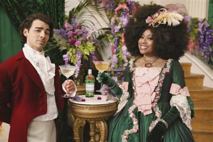 Joe Jonas and Phoebe Robinson