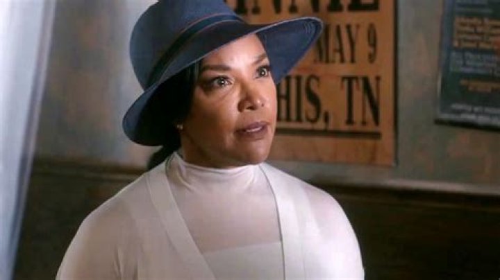 Lady Mae & Bishop