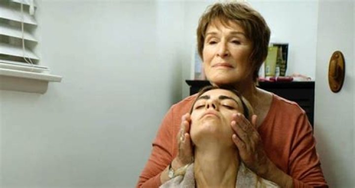 Mila Kunis, Glenn Close